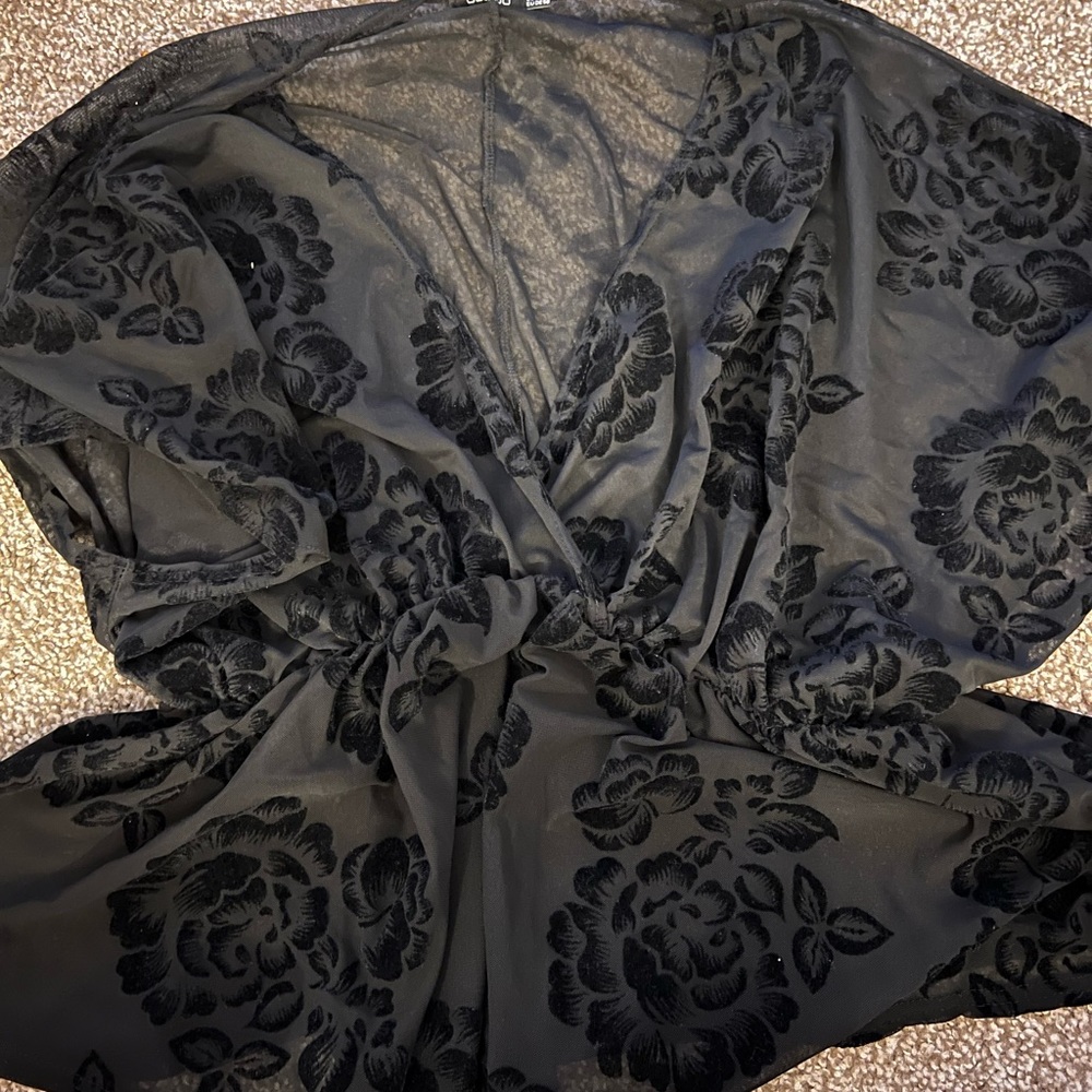 Boohoo Black Felicity Floral Plunge Neck Top Plus Size 20